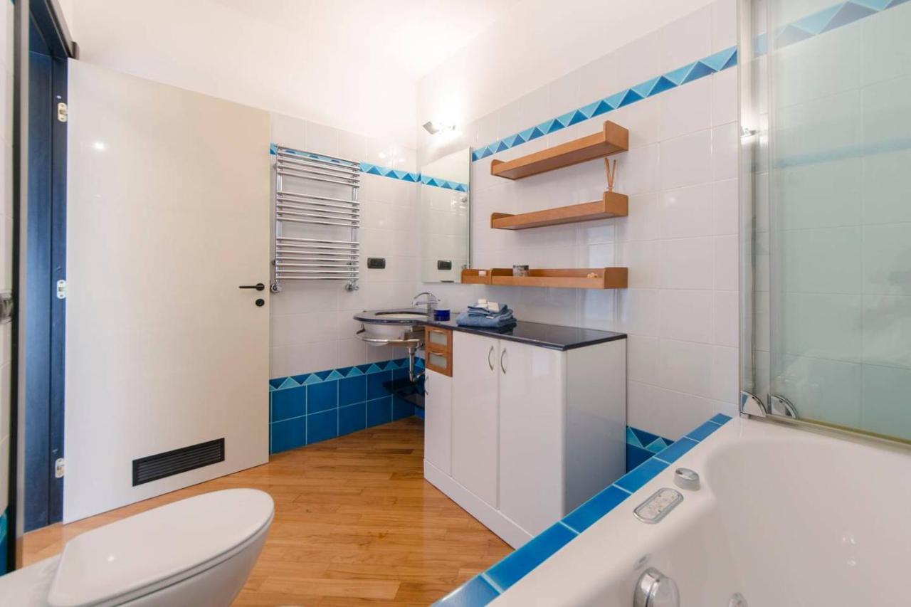 Joivy Exclusive Seaview Flat For 4, In Central Genoa Apartamento Exterior foto