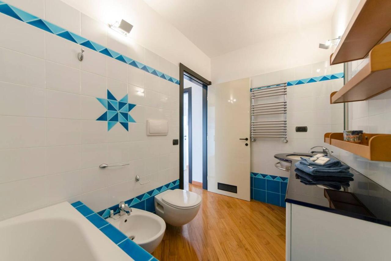 Joivy Exclusive Seaview Flat For 4, In Central Genoa Apartamento Exterior foto